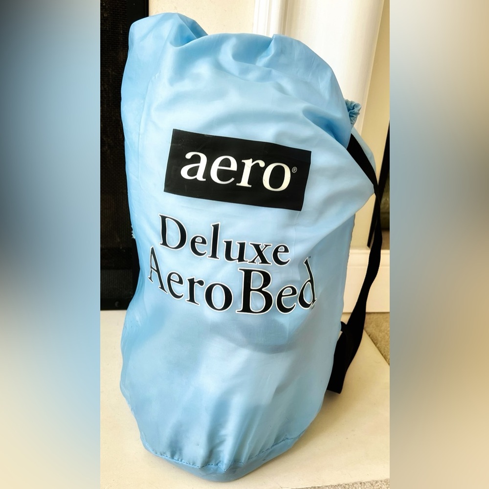 Aero “Deluxe AeroBed” - Picture 3 of 5